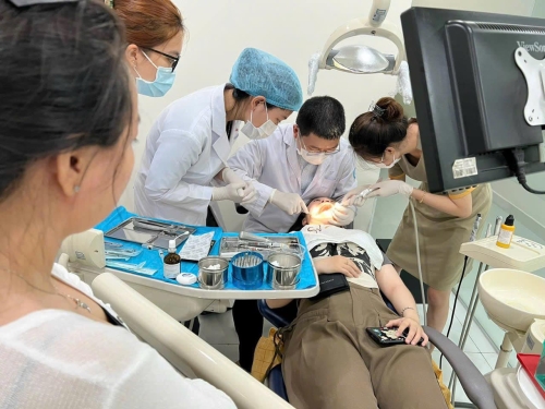 TRÁM BÍT HỐ RÃNH (SEALANT) GIÚP PHÒNG NGỪA SÂU RĂNG HIỆU QUẢ