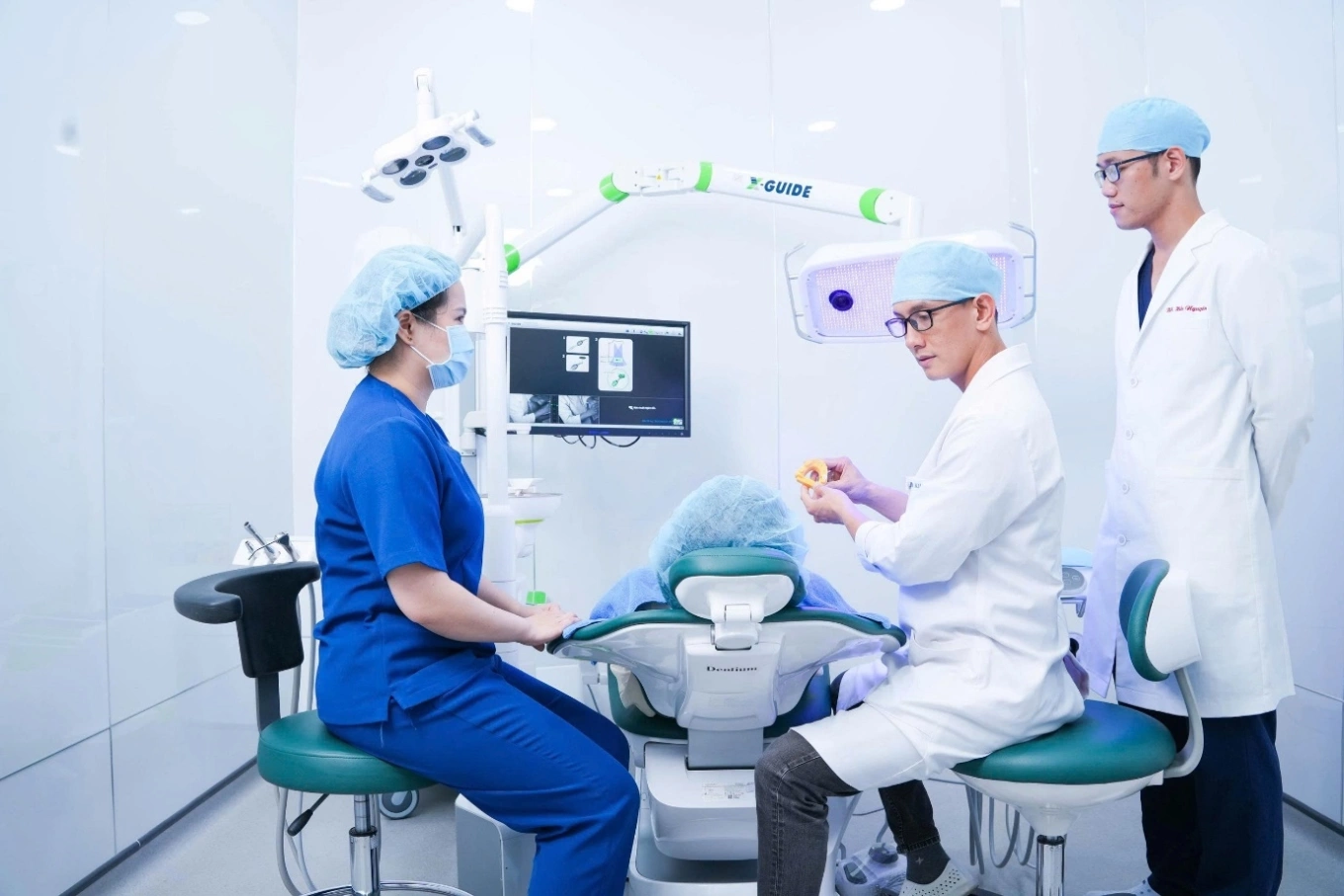 KHI NÀO NÊN NHỔ RĂNG KHÔN?