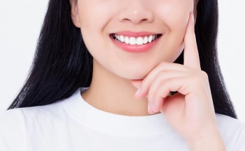 CÁCH CHỌN MÀU RĂNG SỨ ĐẸP BẠN NÊN QUAN TÂM